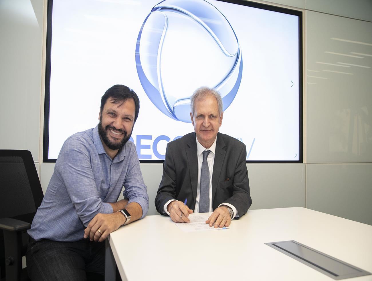 Grupo Record contrata o jornalista Augusto Nunes