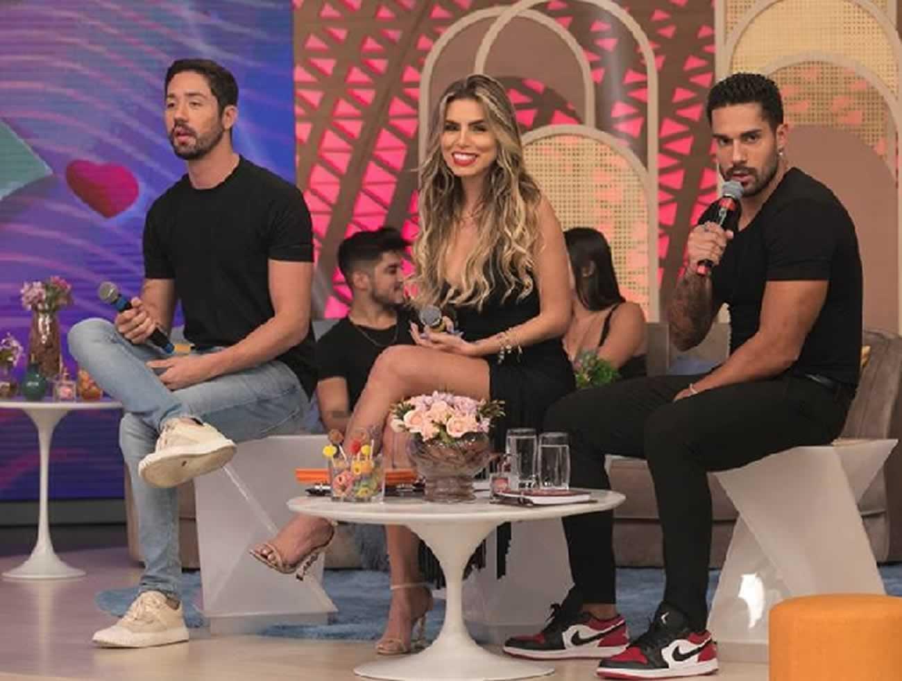 HORA DO FARO RETORMA COM “VAI DAR NAMORO” NA RECORD TV
