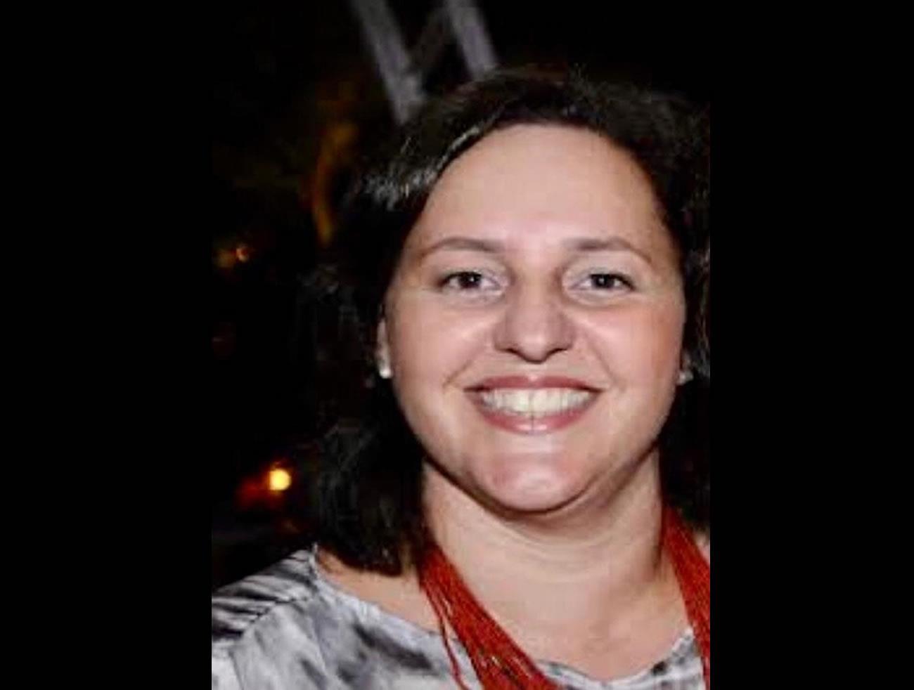 Tristeza por Adriana (I): Braço direito do Prêmio Colunistas!