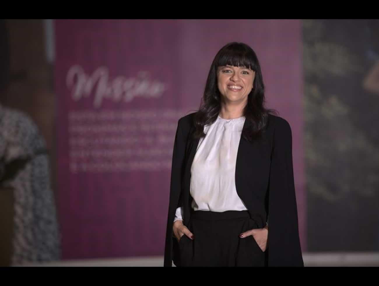MARISA CONTRATA CHRISTIANNE TOLEDO COMO DIRETORA DE MARKETING
