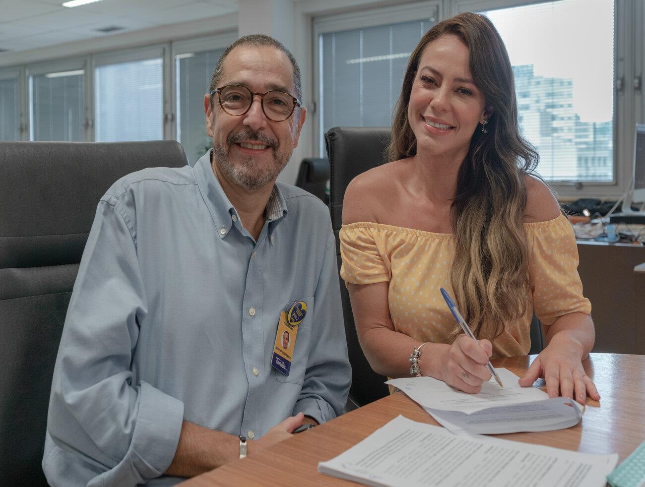 PAOLLA OLIVEIRA RENOVA COM A PERNAMBUCANAS PARA ATÉ 2024