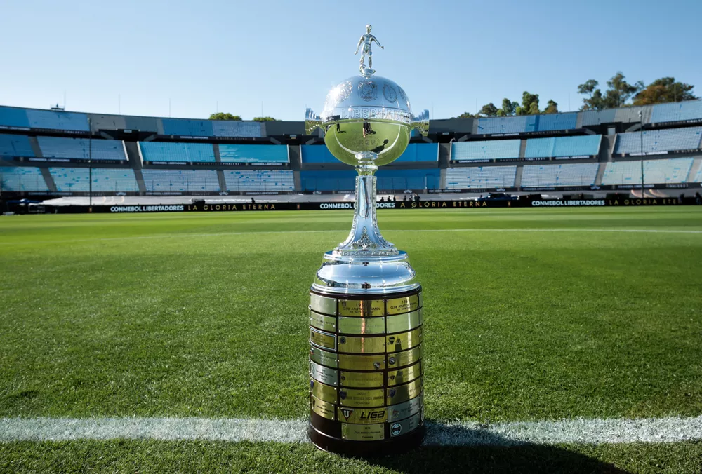 GLOBO RETOMA TRANSMISSÃO DA COPA LIBERTADORES DEPOIS DE TRÊS ANOS E O SBT EXIBIRÁ SUL-AMERICANA