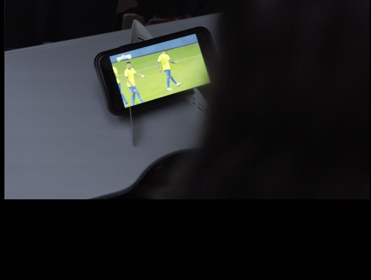 Gol promove jogos de futebol nas aeronaves, convidados por Galvão Bueno