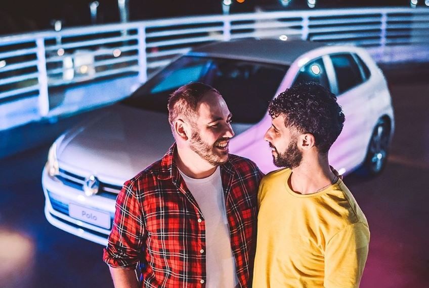 ANÚNCIO DA VOLKSWAGEM PARA O POLO É ALVO DE HOMOFOBIA; PROFESSOR DA ESPM CRITICA POLARIZAÇÃO