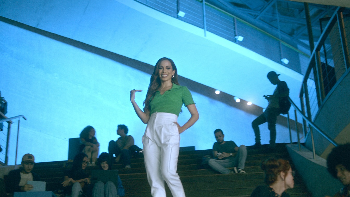 ARTPLAN E ANITTA FAZEM LOAS AO ALUNO DA ESTÁCIO
