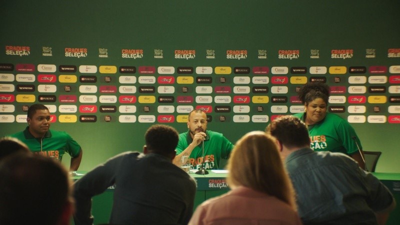 TÉCNICOS DA SELEÇÃO DA NESTLÉ CONVOCAM À RECICLAGEM