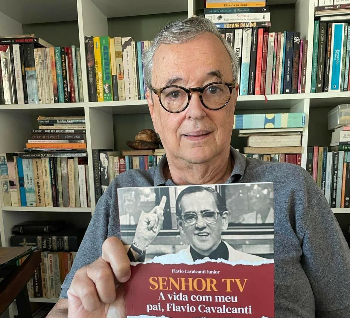 CONTADA EM LIVRO A VIDA DE FLAVIO CAVALCANTI