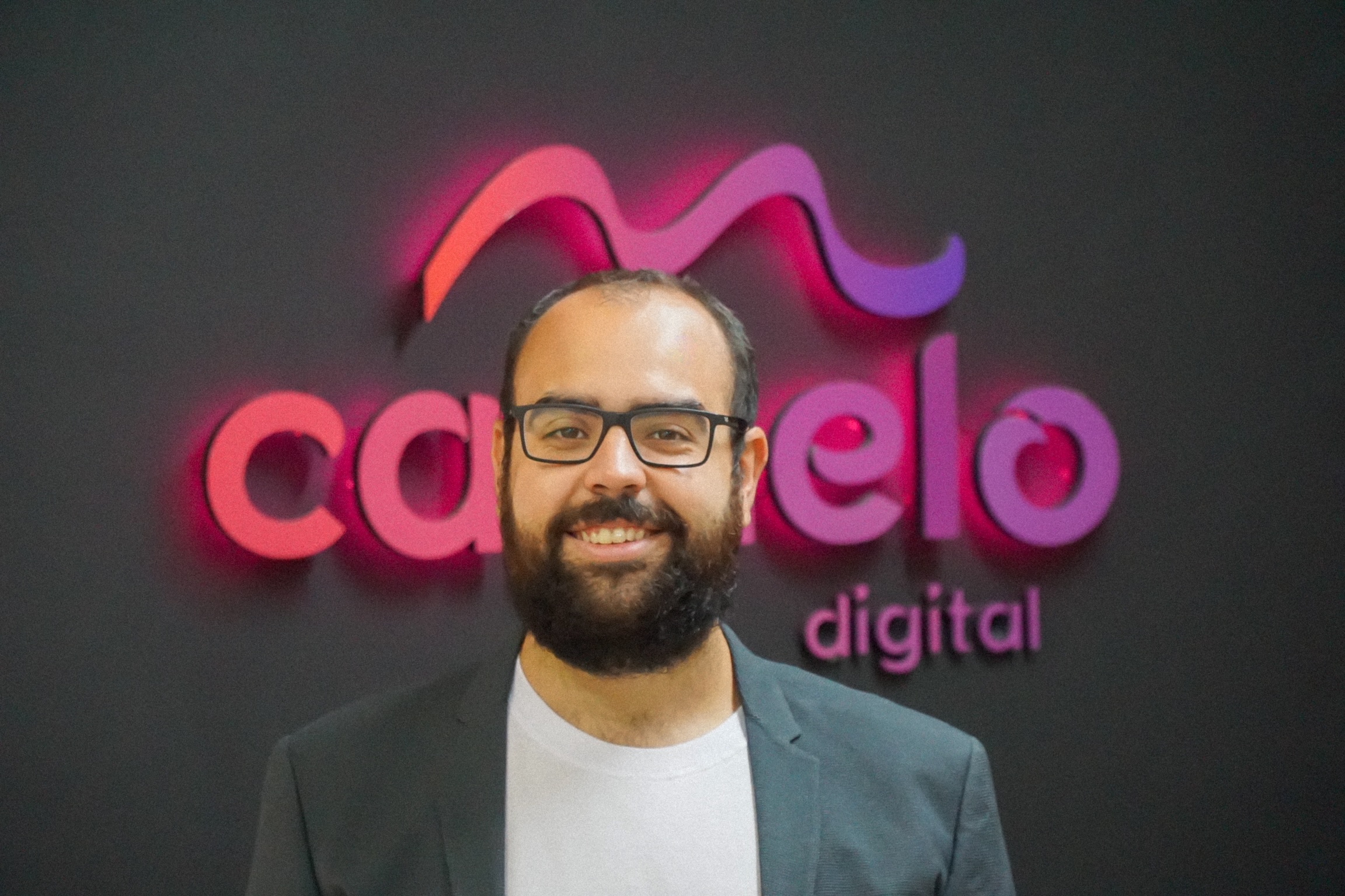 PUBLICITÁRIO TRANSFORMOU R$ 50,00 EM UMA DAS PRINCIPAIS AGÊNCIAS DE MARKETING DIGITAL DO BRASIL