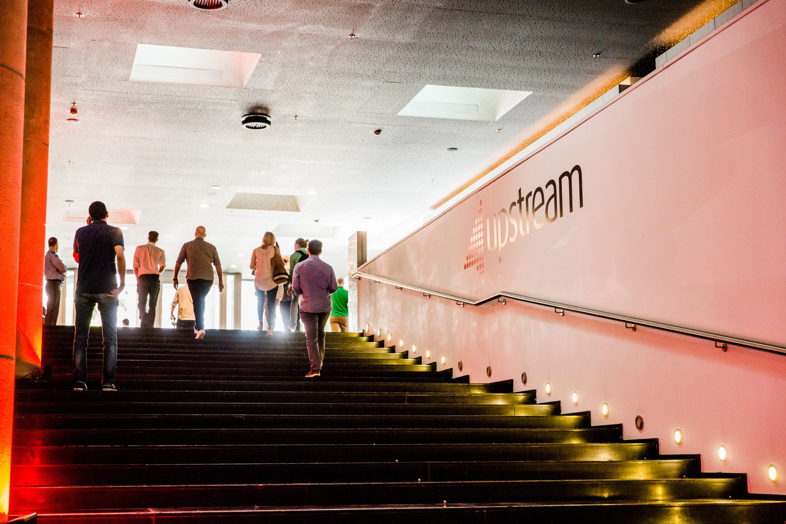 UPSTREAM ABRE VAGAS NO BRASIL NO MODELO HIBRIDO