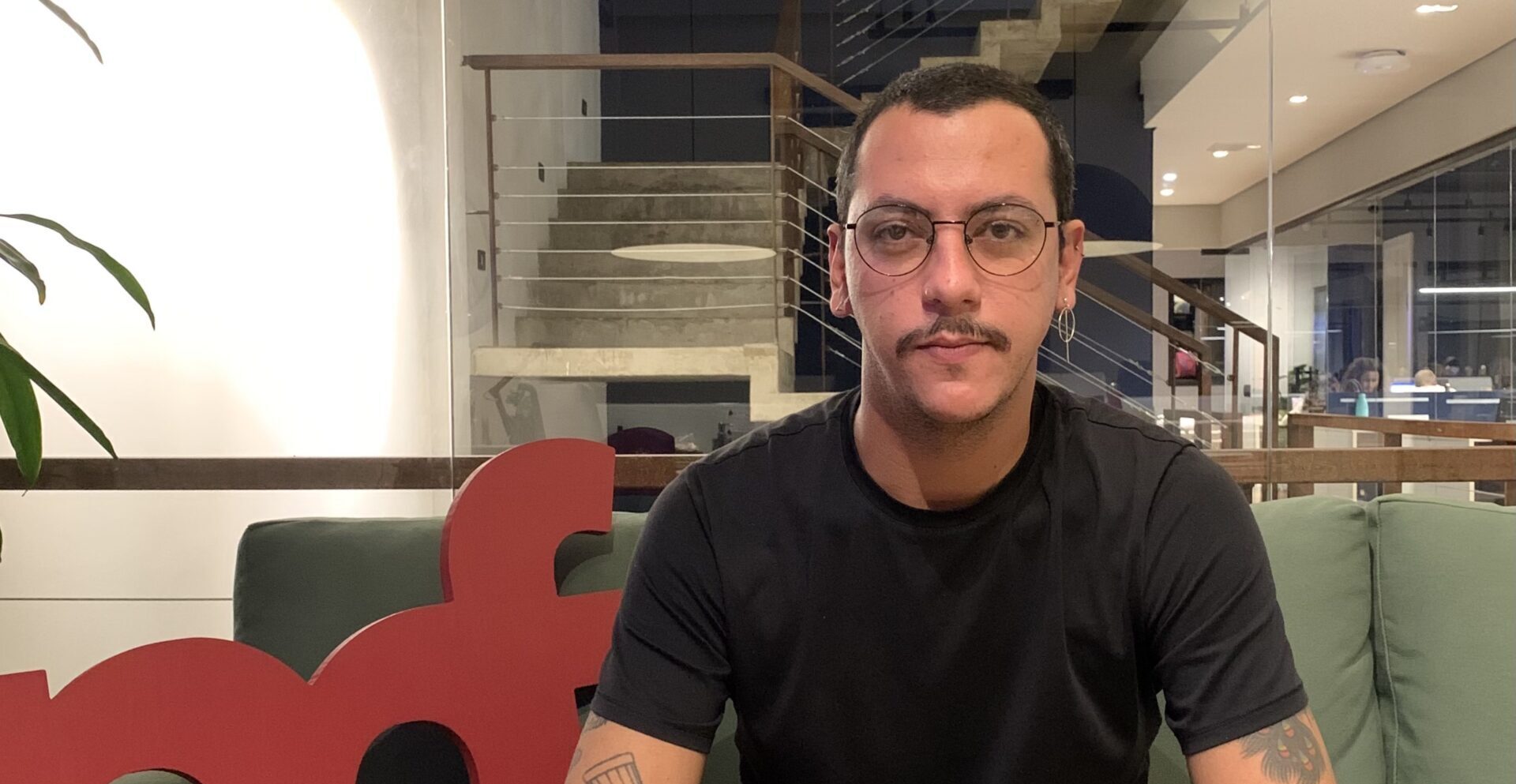 MFIELD CONTRATA RAUL ABRÃO PARA O COMERCIAL