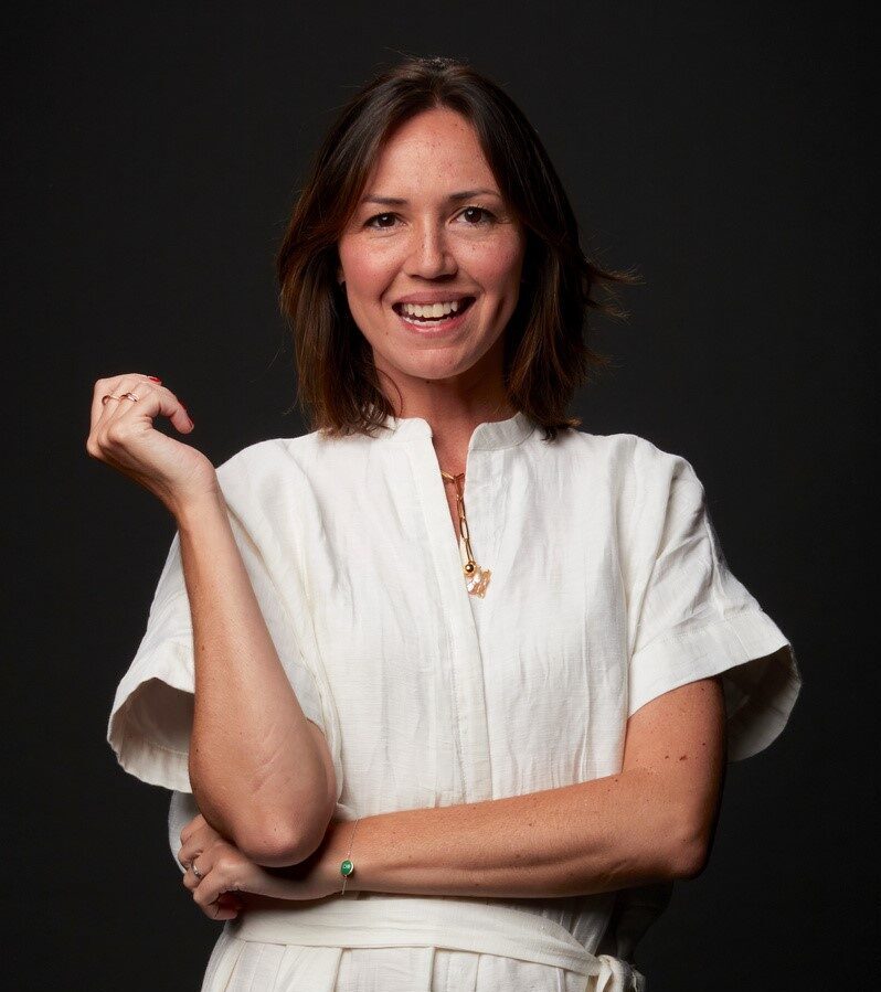 AFRICA APRESENTA RENATA DECOUSSAU VP DE CULTURA