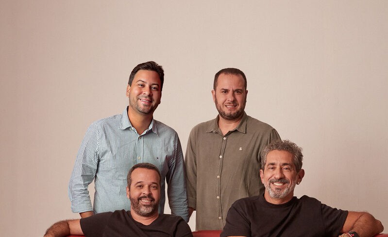 BINDER CRESCE, CONTRATA E PROMOVE OITO EXECUTIVOS