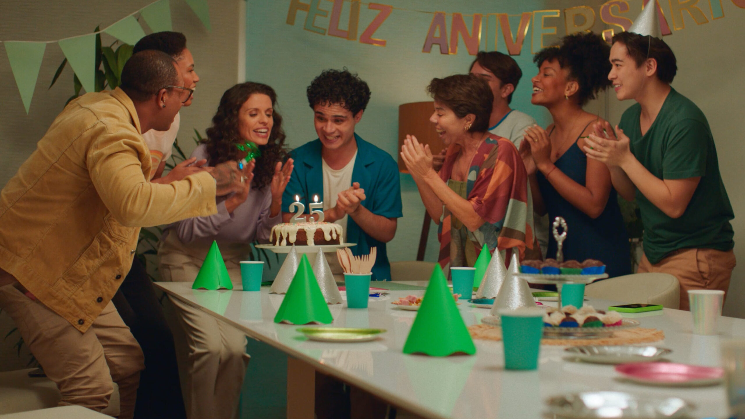 LEROY MERLIN COM OGILVY FESTEJA 25 ANOS NO BRASIL