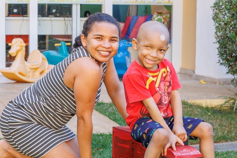 MCDIA FELIZ AJUDA NA CURA DO CÂNCER INFANTOJUVENIL