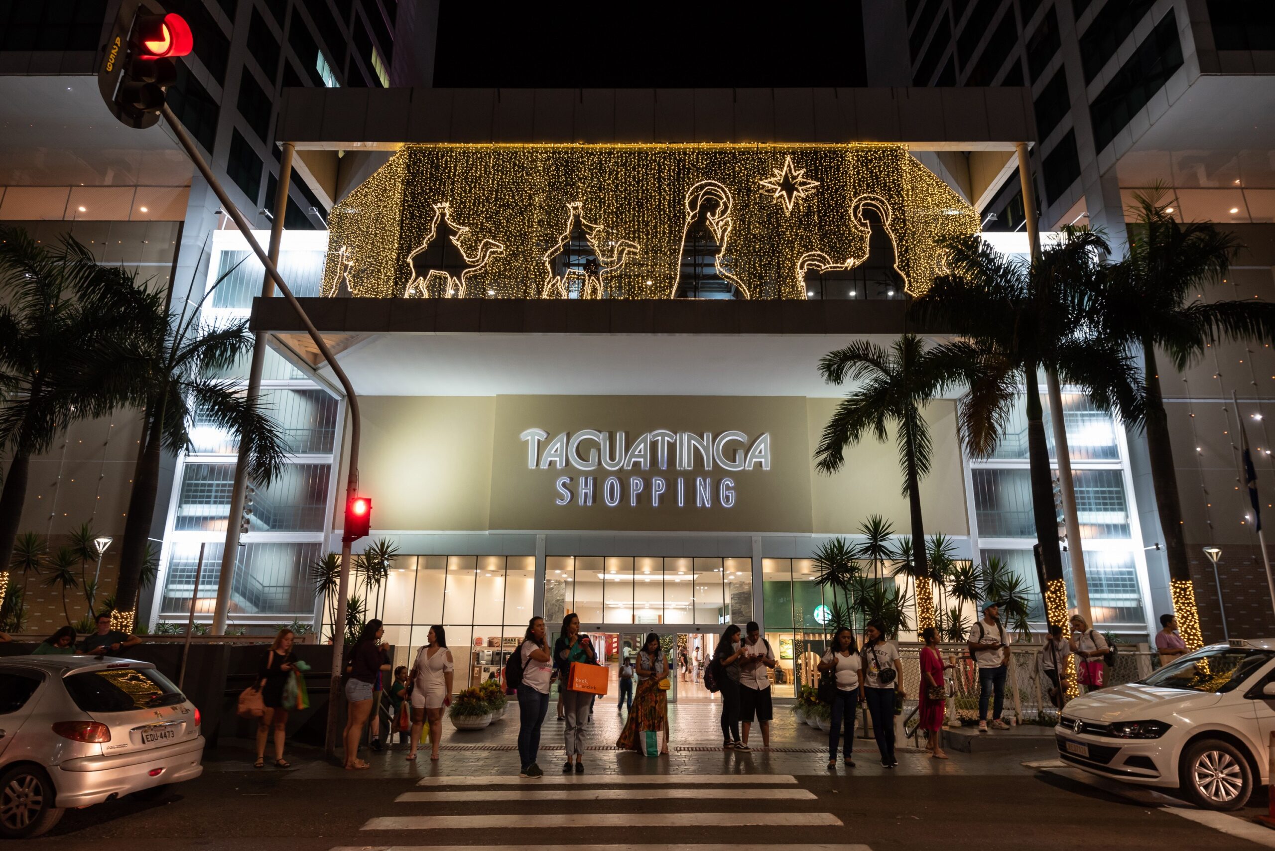 TAGUATINGA SHOPPING E A ILUMINAÇÃO PARA O NATAL
