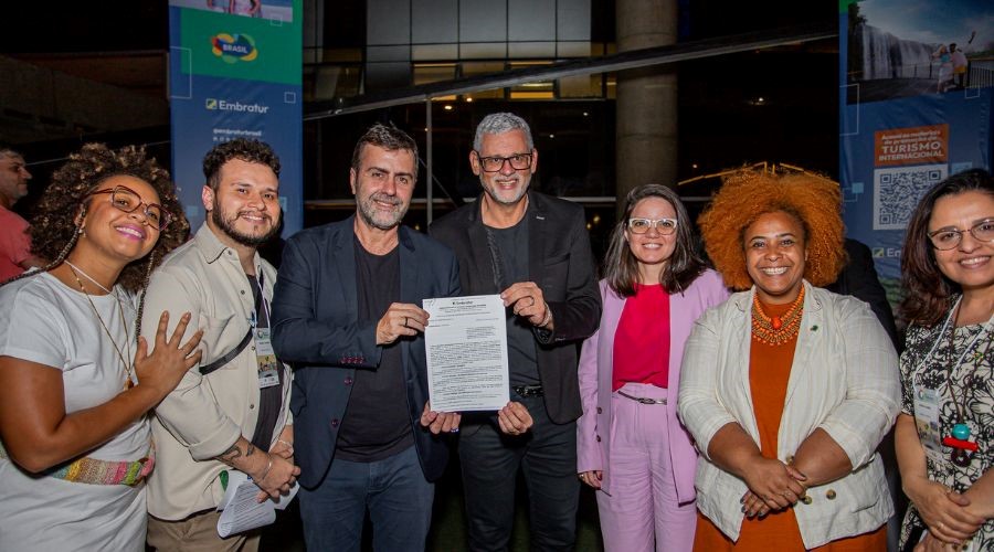 EMBRATUR ASSINA ACORDO PARA APOIAR TURISMO LGBT