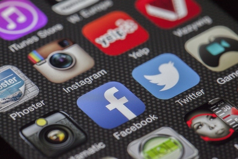 POLÊMICA ALERTA SOBRE A ATUAÇÃO DE INFLUENCERS