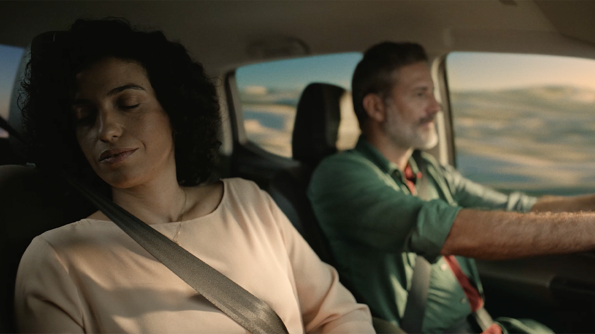 NOVA S10 UNE CONCEITOS DE BRUTALIDADE E MACIEZ EM FILME DA WMCCANN