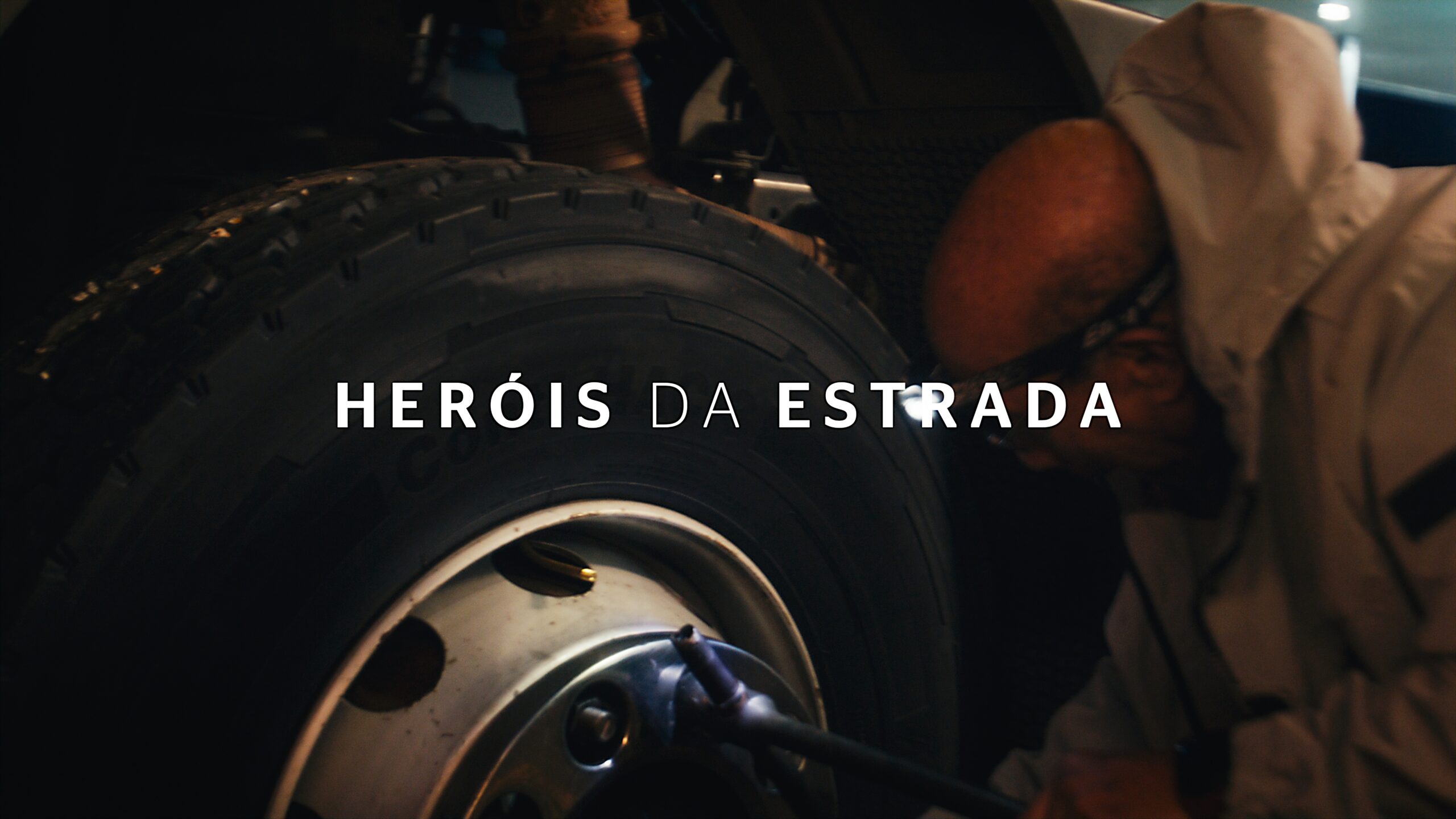 CAMINHONEIROS SÃO HOMENAGEADOS PELA CONTINENTAL EM CAMPANHA DEDICADA A PNEUS DE CARGA