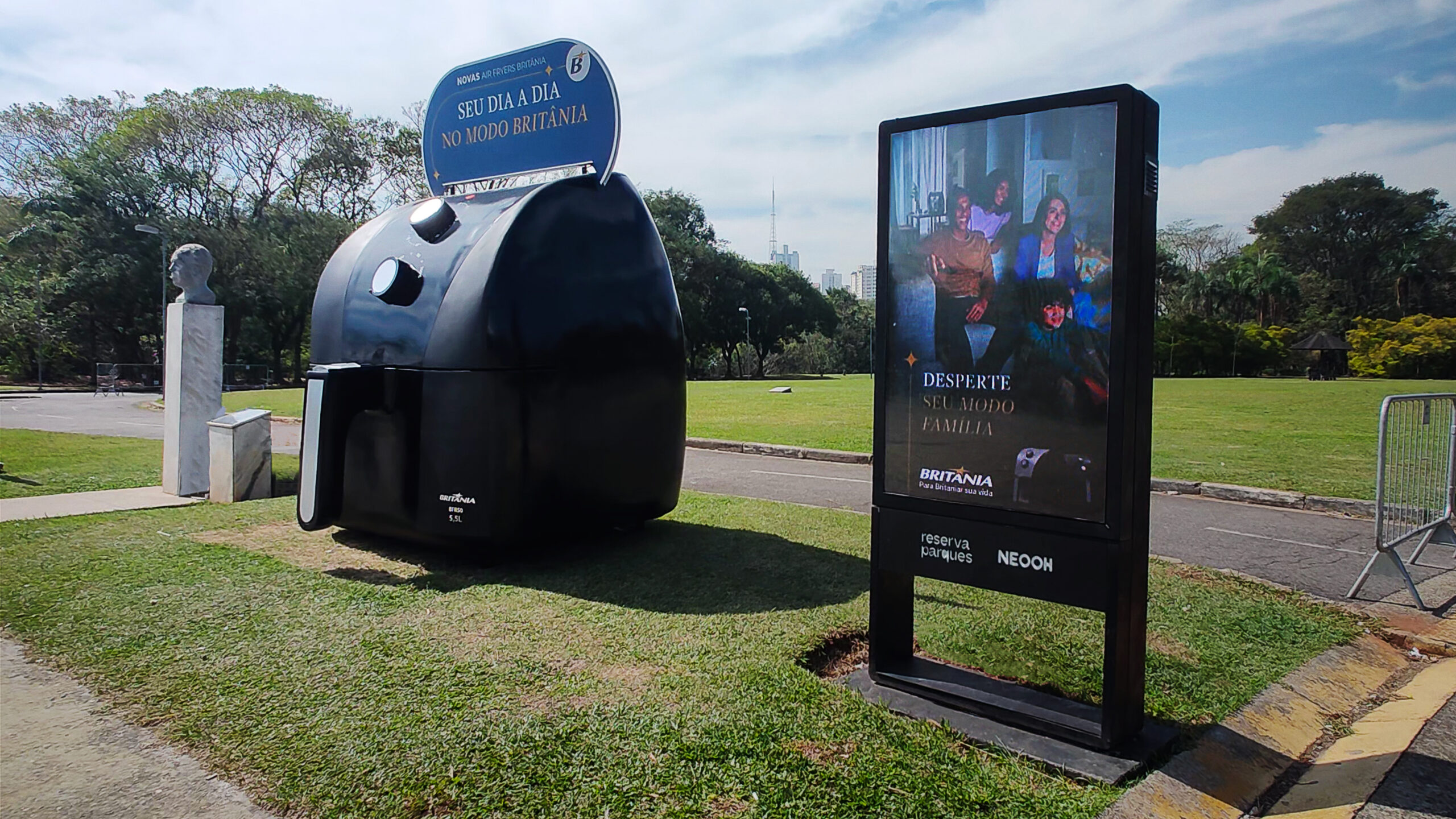 AIR FRYERS GIGANTES INVADEM AS RUAS EM AÇÃO DA CALIA PARA A BRITÂNIA