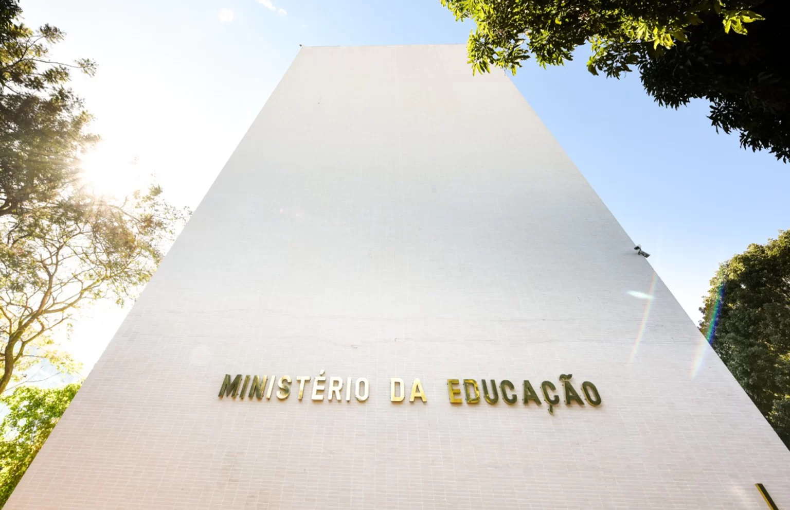 DE OLHO NOS R$ 140 MILHÕES DO MEC, 24 AGÊNCIAS ENTREGAM PROPOSTAS