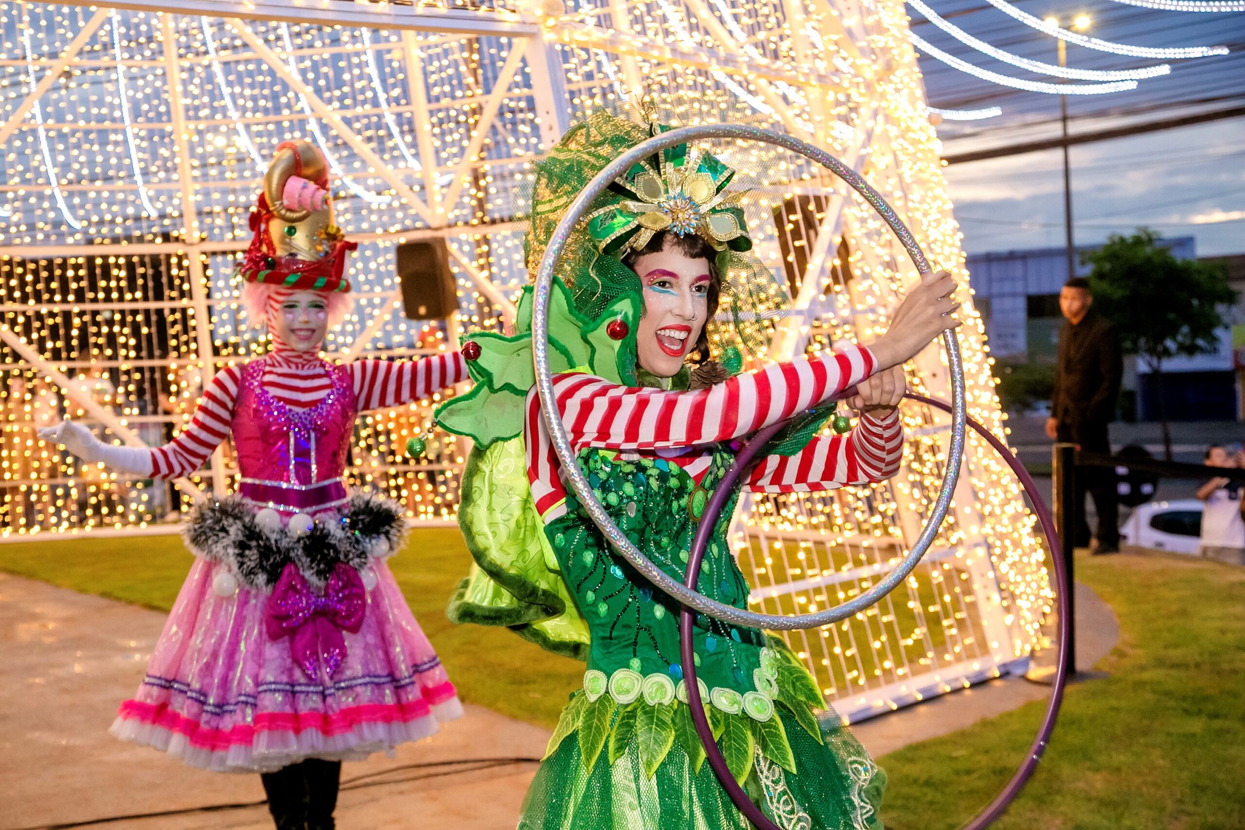 PAPAI NOEL SERÁ RECEBIDO COM FESTA DIA 03/11 NO TAGUATINGA SHOPPING