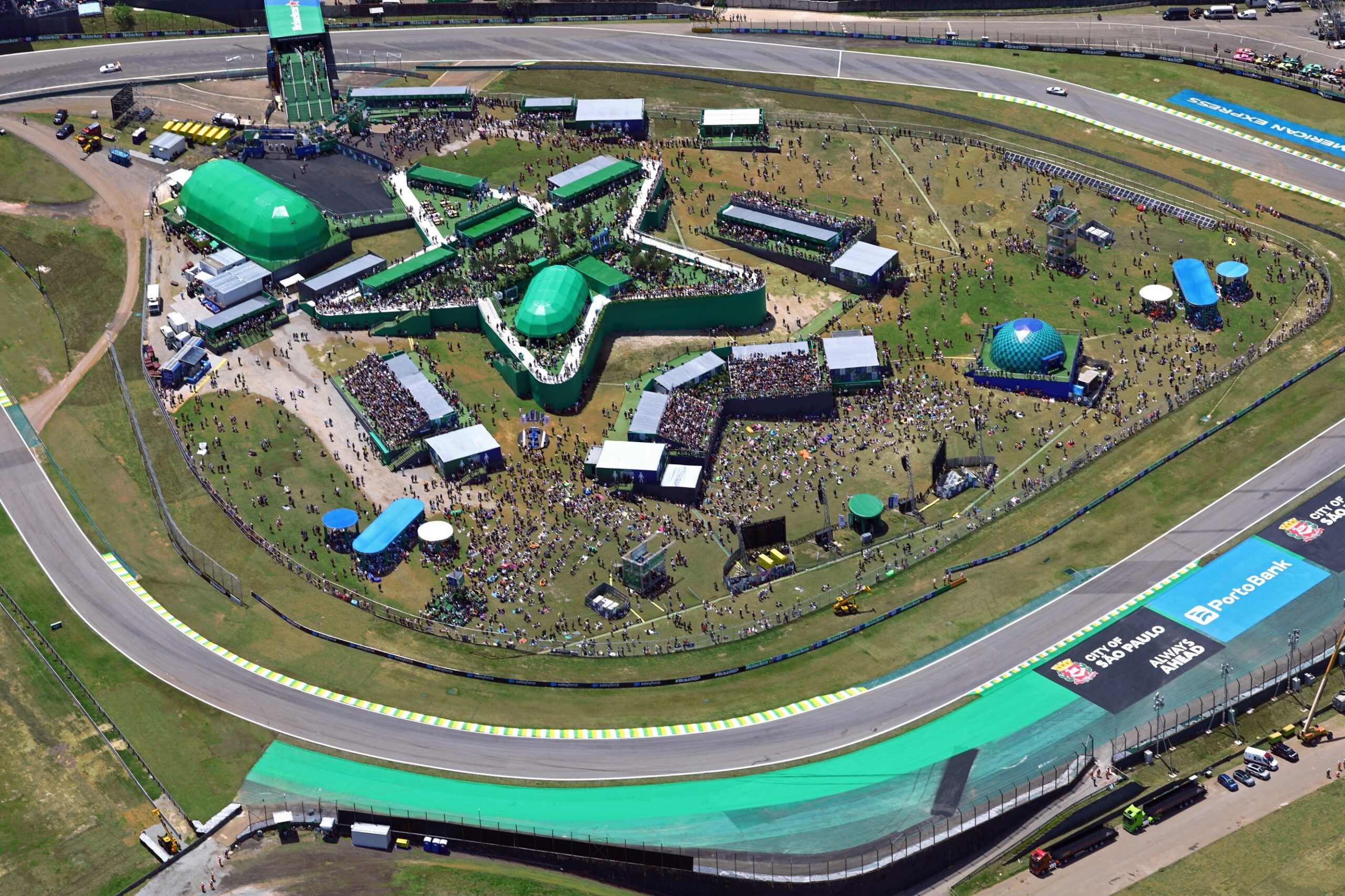 NO HEINEKEN VILLAGE SENNA EDITION, PÚBLICO ESTARÁ ‘DENTRO’ DA PISTA DO GP
